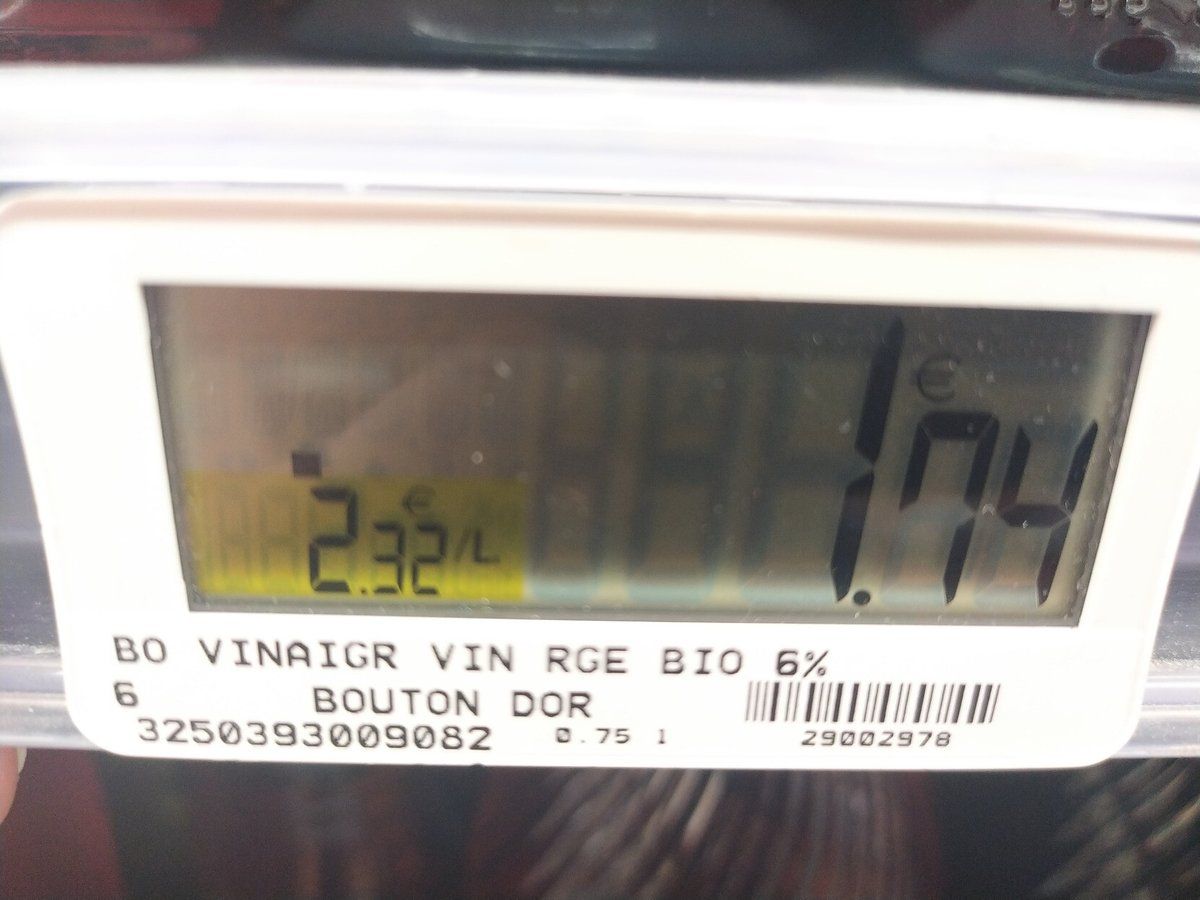 oh my god twitter doesn’t include alt text from images in their API