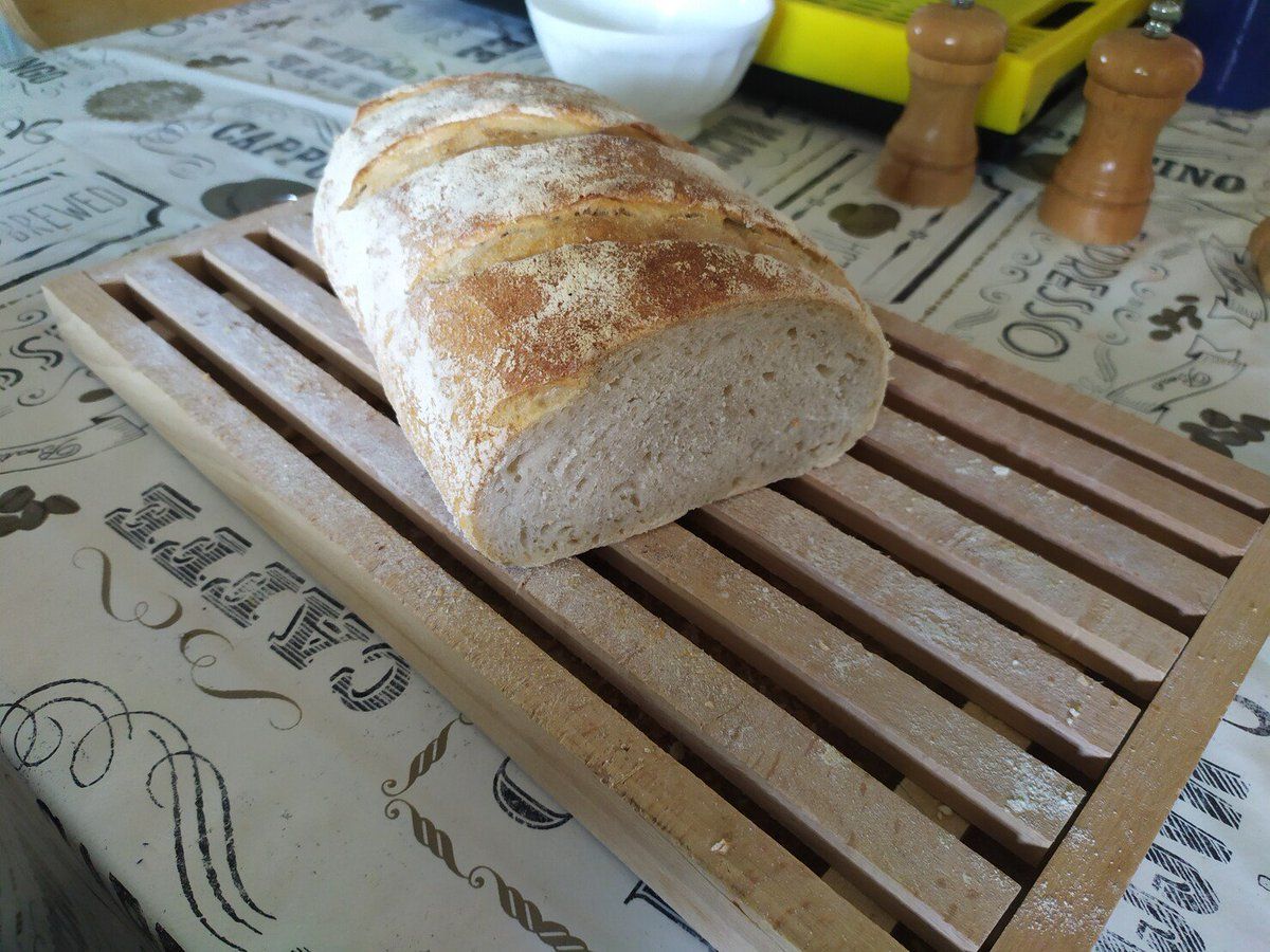 oh my god twitter doesn’t include alt text from images in their API